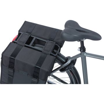 Basil Tour Waterproof Dubbele Fietstas XL - 35 Liter - Zwart